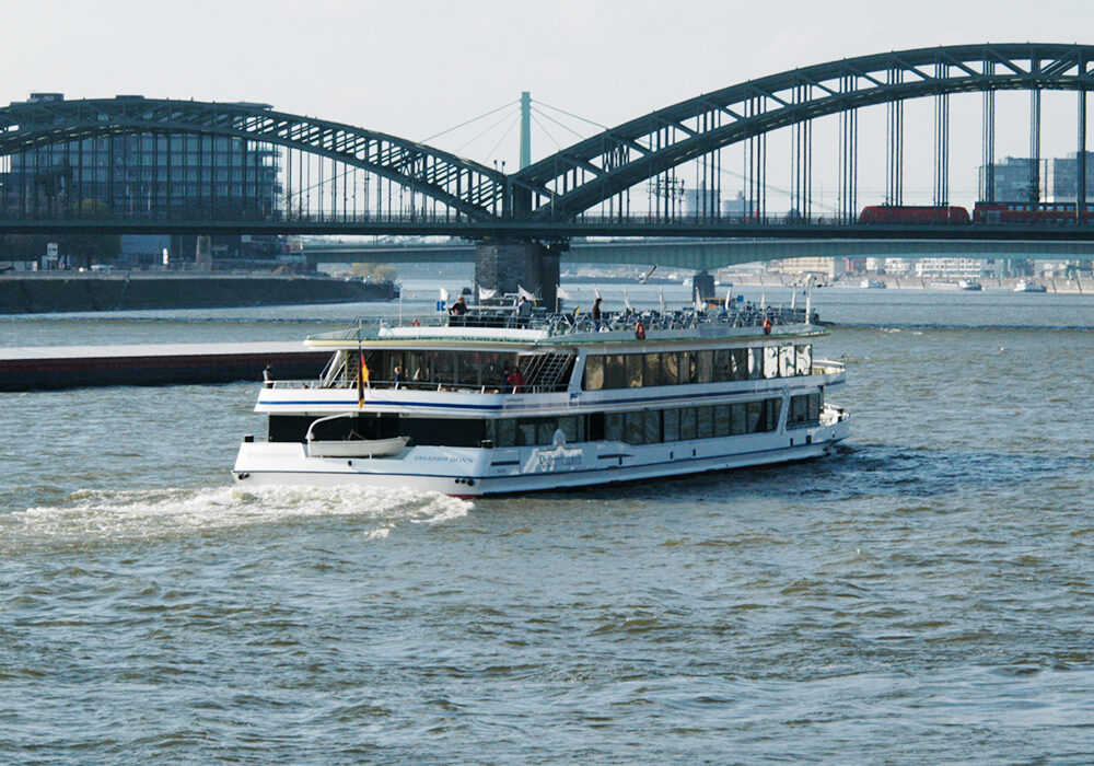 Die Rheinprinzessin auf dem Rhein